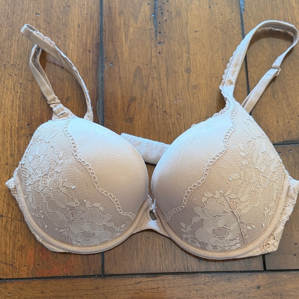 Victoria's Secret Body By Victoria Perfect Shape Beige Lace Bra Sz 32 D